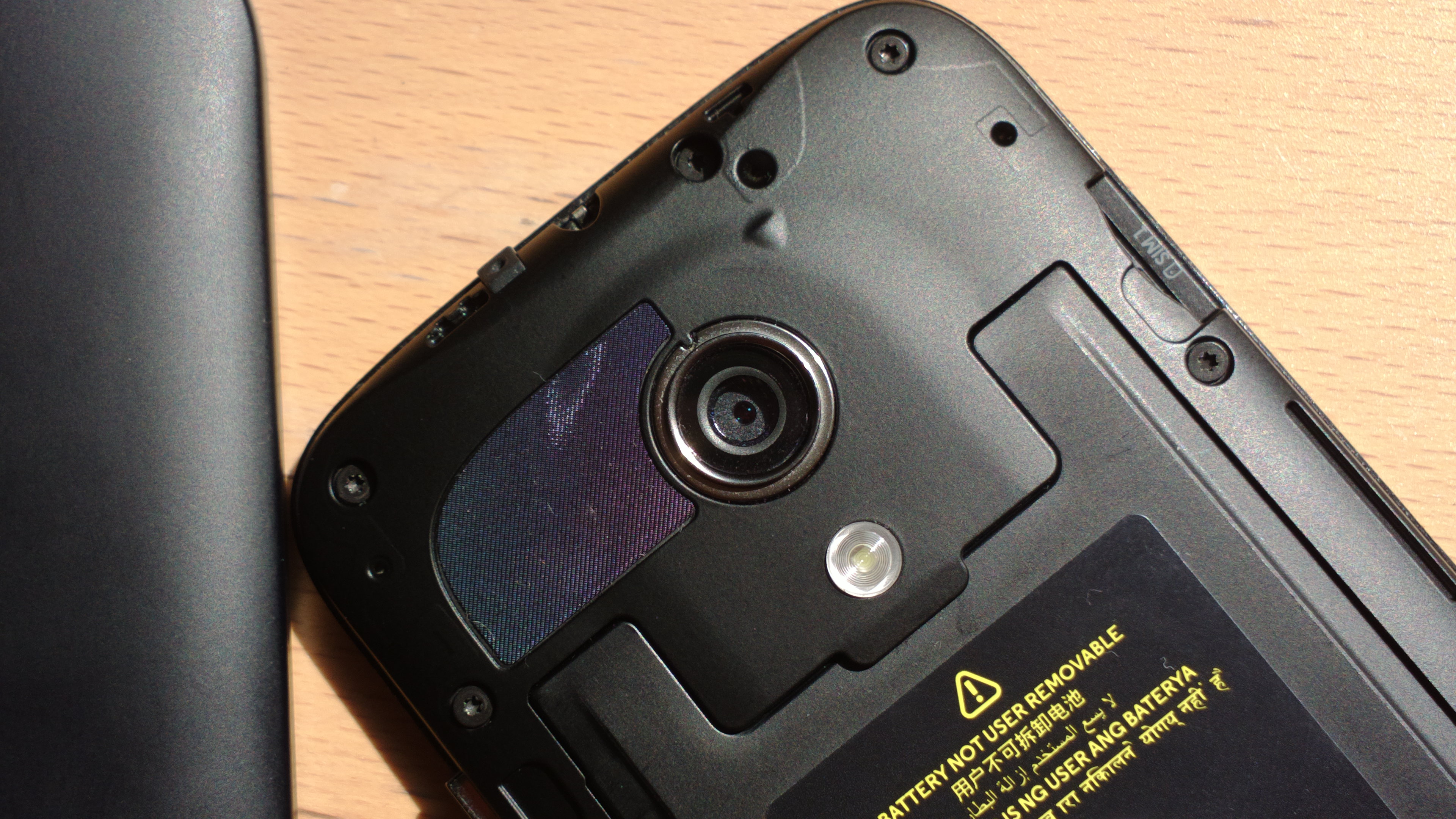moto g review back battery cover closeup ycp