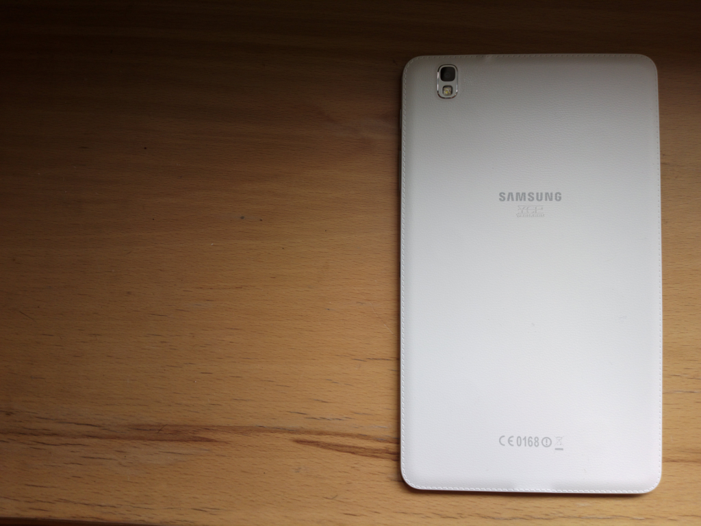 samsung_galaxy_tab_pro_8.4_back_faux_leather_ycp_review